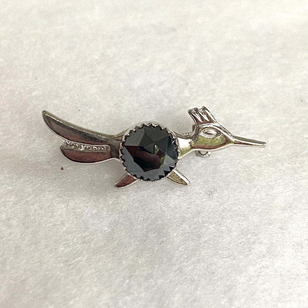 Small Silver Tone "Alaska Black Diamond" Hematite Roadrunner Brooch Hat Tie Pin